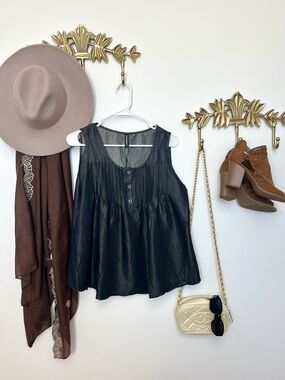 🆕NWT Cotton blend Sleeveless Black Button Front Peplum Top m ptp 20”